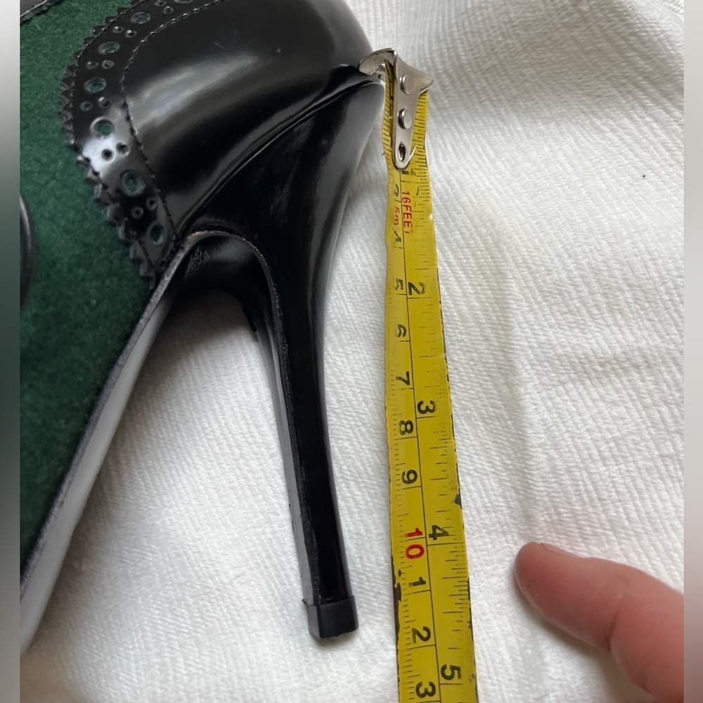 Tory Burch Green and Black Lace-Up Pointed Toe Heels - Picture 11 of 12